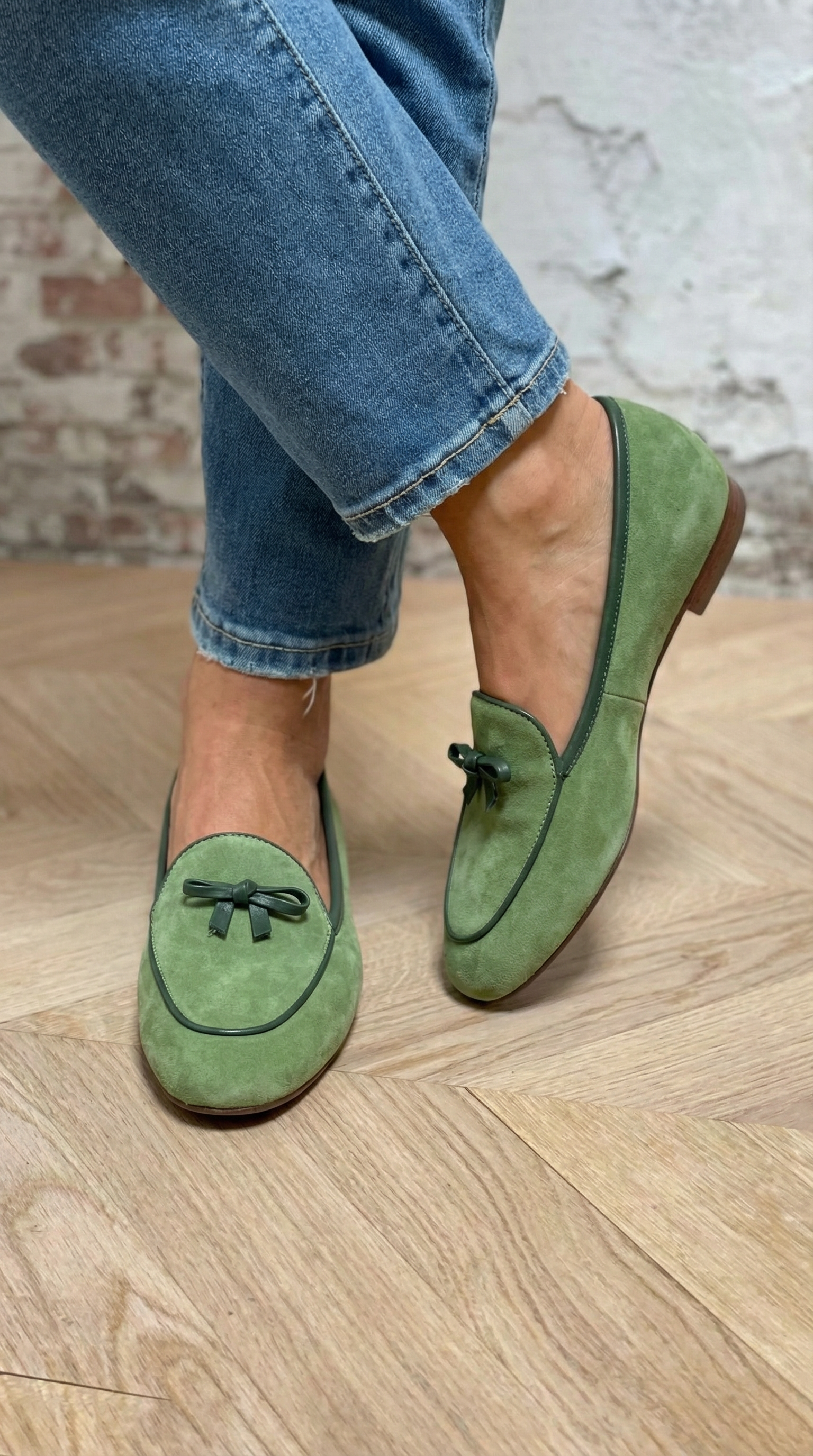 MOCASSINO ELEGANTE CON NAPPINE